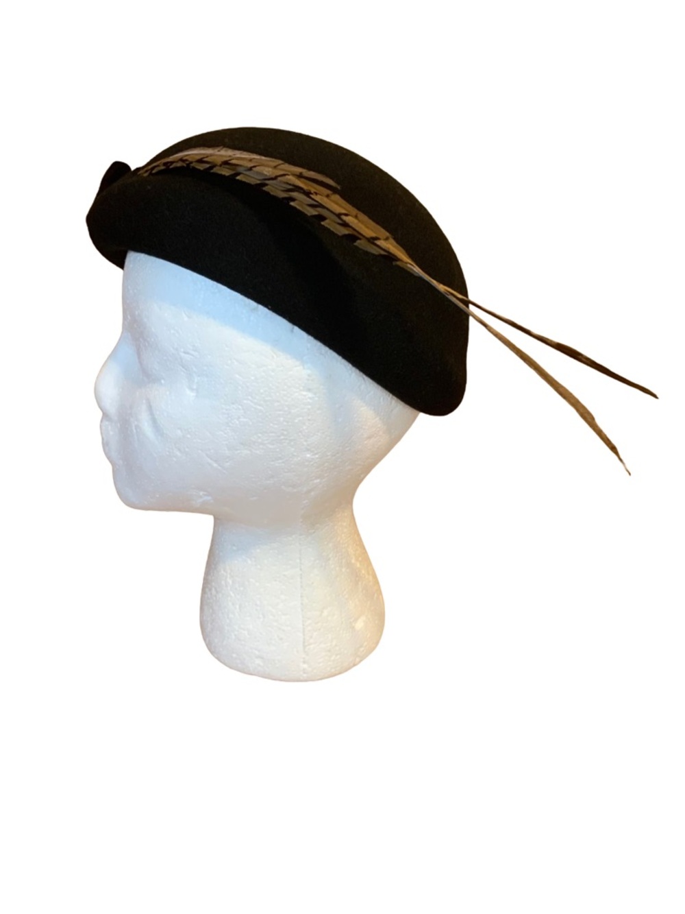 VINTAGE STYLED BY CORALIE 1960'S BLACK WOOL FELT BEANIE CAP WITH FEATHER - Picture 2 of 9